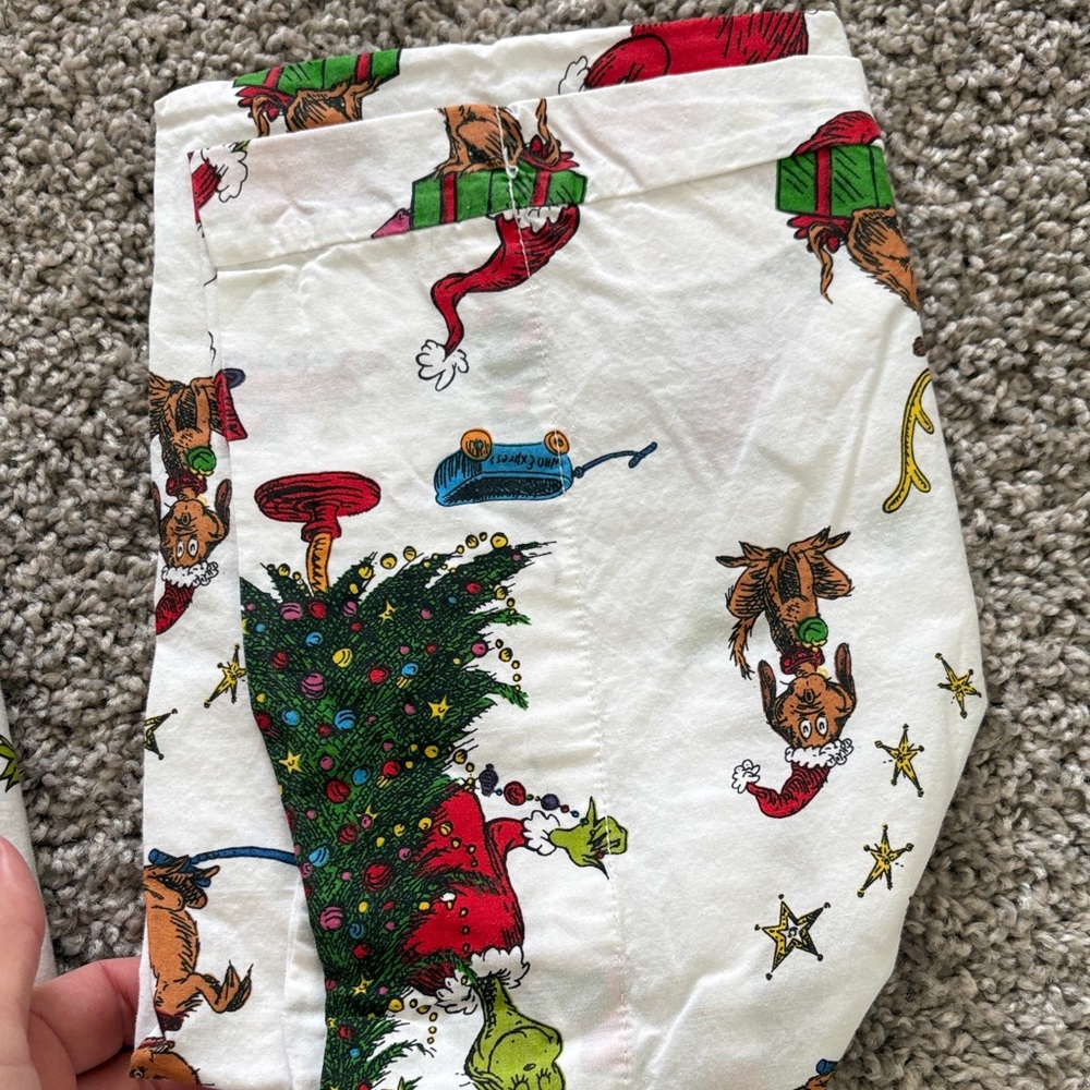 Pottery barn Dr. Seuss Grinch twin sheet set and pillow. Like new! - Picture 6 of 8